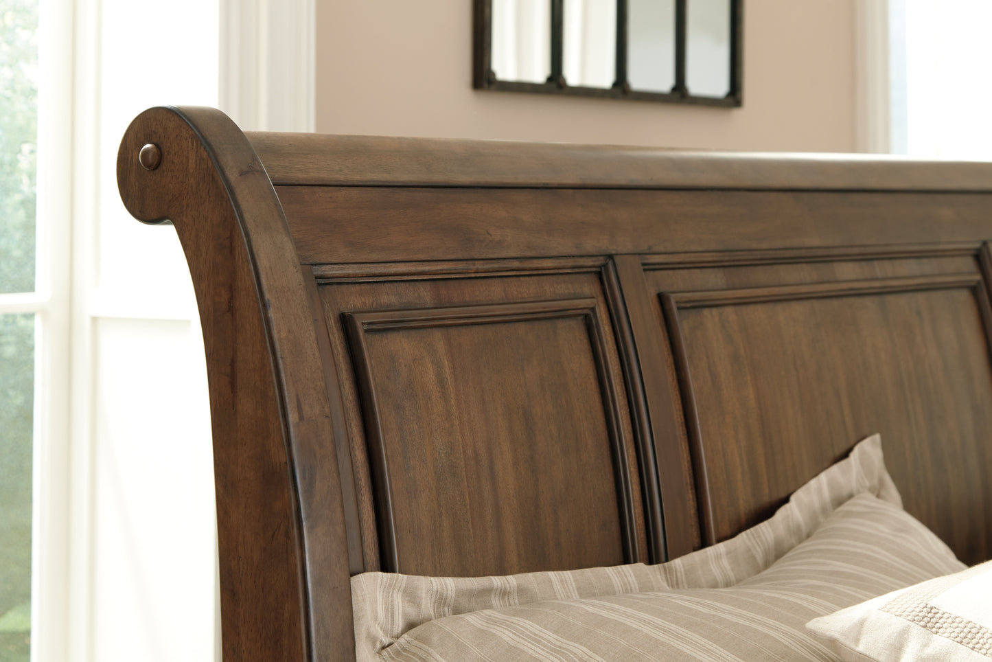 Flynnter Sleigh Bed With 2 Storage Drawers With Mirrored Dresser, Chest And Nightstand