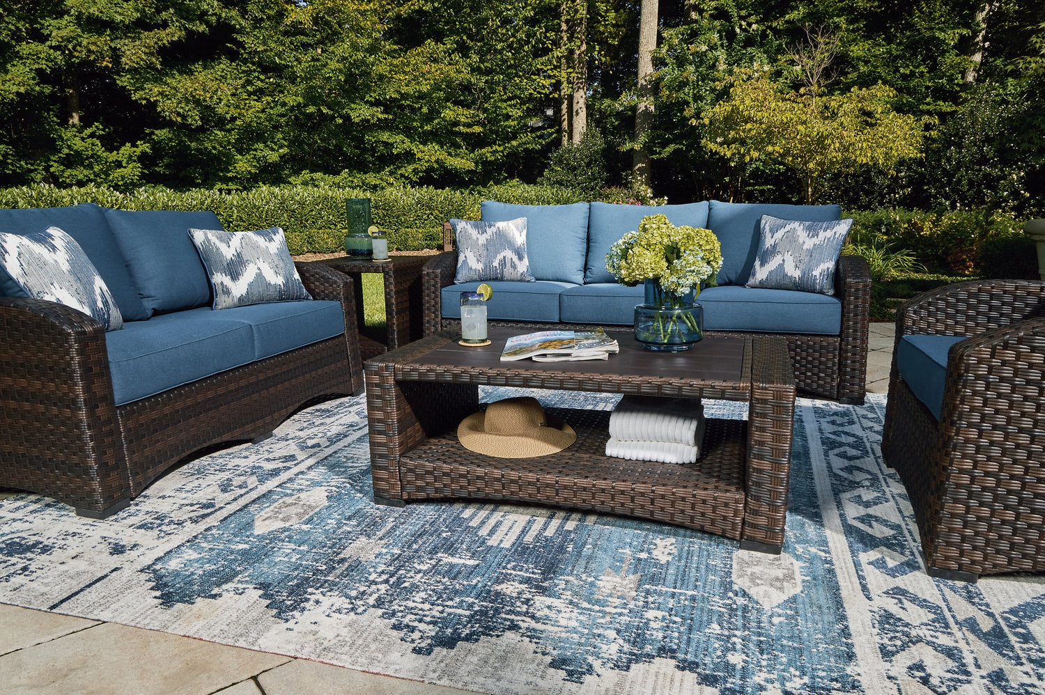 Outdoor Living Room Groups
